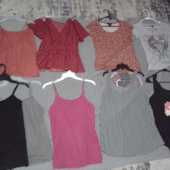 Clothes, Shoes, Home items, Car accessories, jewelry, tools, kitchen items, ect. - Picture 10 of 16